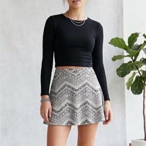 NO BOUNDARIES Flared Skater Skirt, Juniors M, Black White